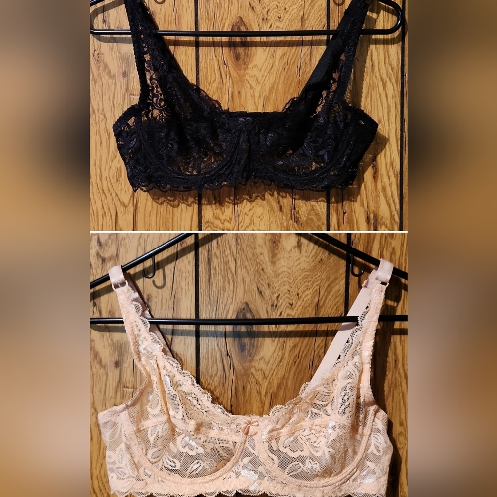 😀  NWOT 2x Sz Medium Lace Bras Black one, Cream one